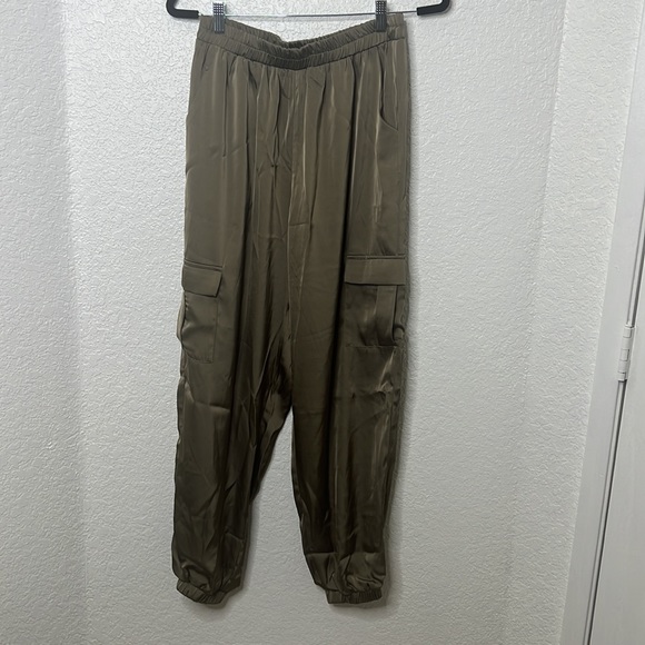Petal & Pup NWT Luca Satin Jogger Pant - Olive - Picture 3 of 7